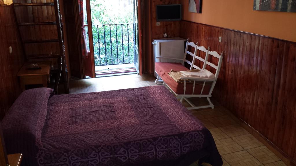مدريد Hostal Rico الغرفة الصورة