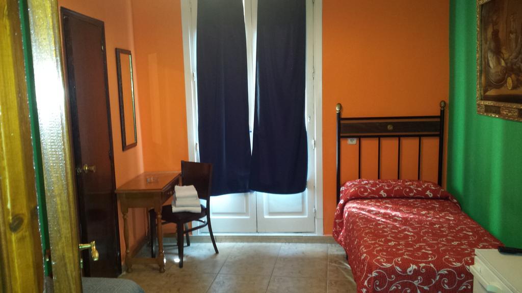 مدريد Hostal Rico المظهر الخارجي الصورة