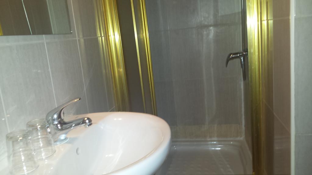 مدريد Hostal Rico المظهر الخارجي الصورة